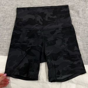 Lululemon Align Short 6” Black Camo